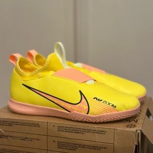 Nike Kids' Mercurial Zoom Vapor 15 Academy Indoor Soccer Shoes - Sz 4.5